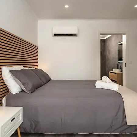 Linda S 2 * Кошта-да-Капарика